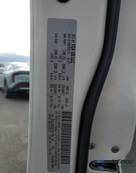 2017 Jeep Compass Latitude z USA, uszkodzony, nr VIN 3C4NJDBB9HT631756